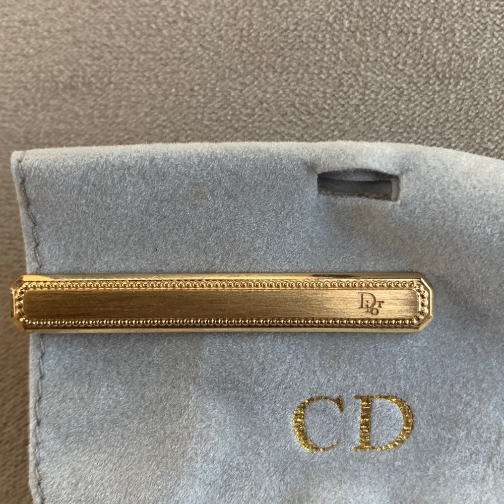 Tie bar